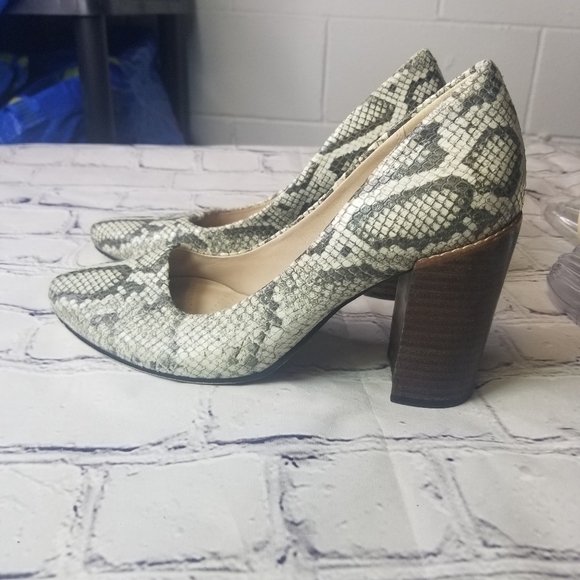 Clarks Narrative snakeskin block heels - Picture 3 of 11